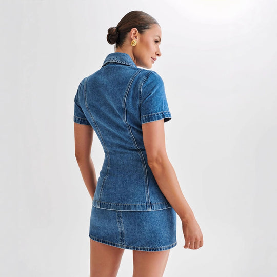 Damen Denim-Kleid im modernen Hemd-Stil mit tailliertem Schnitt und kurzen Ärmeln R&B