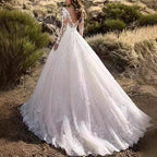 Elegantes Damen Hochzeitskleid mit Spitzenverarbeitung & voluminösem Rock für Hochzeit | R&B