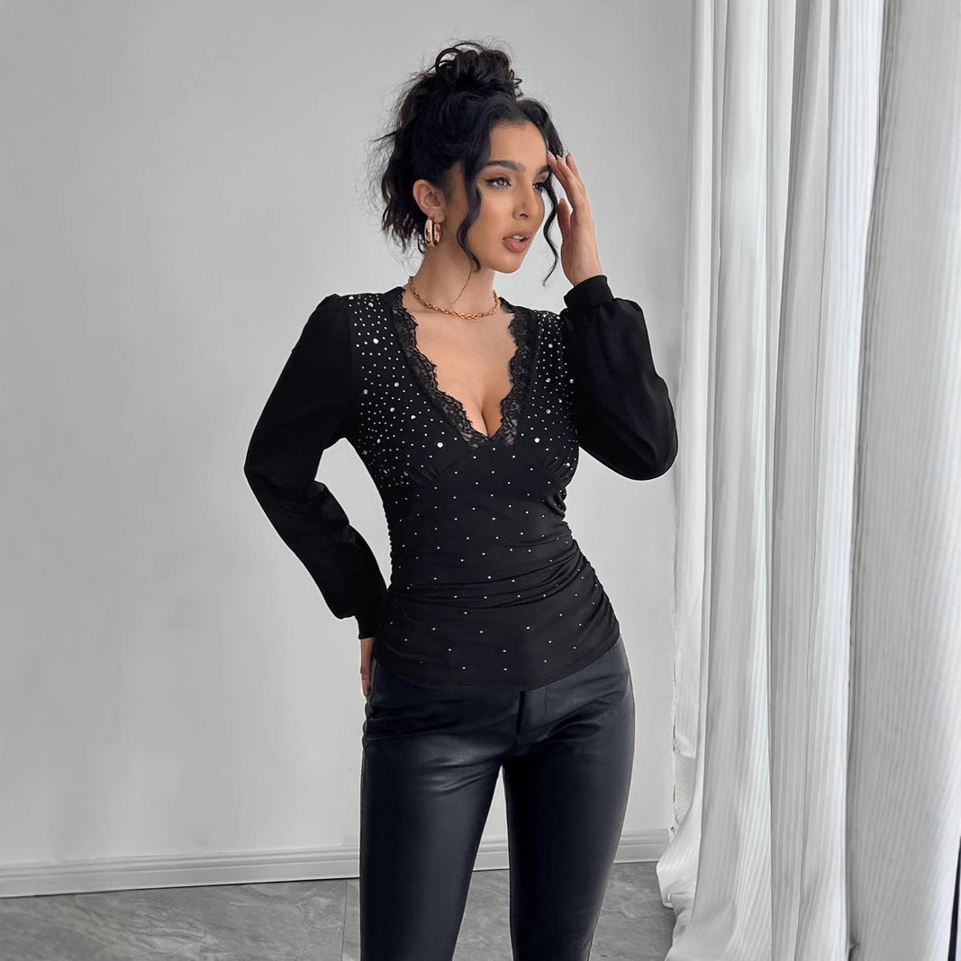 Damen nan tailliertes Langarm-Shirt mit tiefem Spitzen-Dekolleté, Raffung und Kristallbesatz R&B