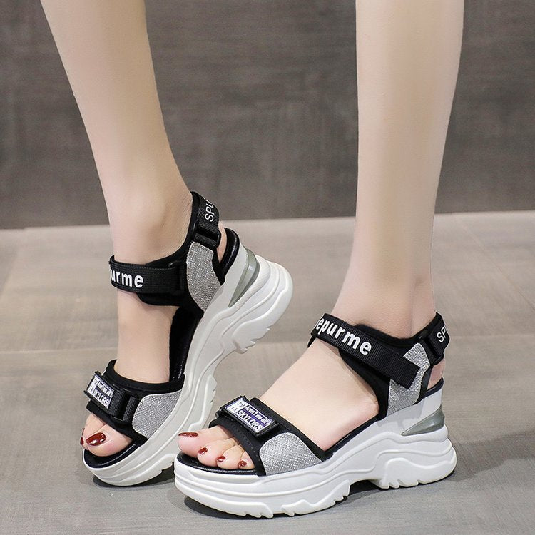 Damen Sportliche Sandalen mit glitzerndem Riemendesign R&B