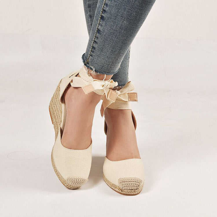 Damen nan Textil-Espadrille mit Bastkeil, Schleifenband-Knöchelriemen und gehäkelter Zehenkappe R&B