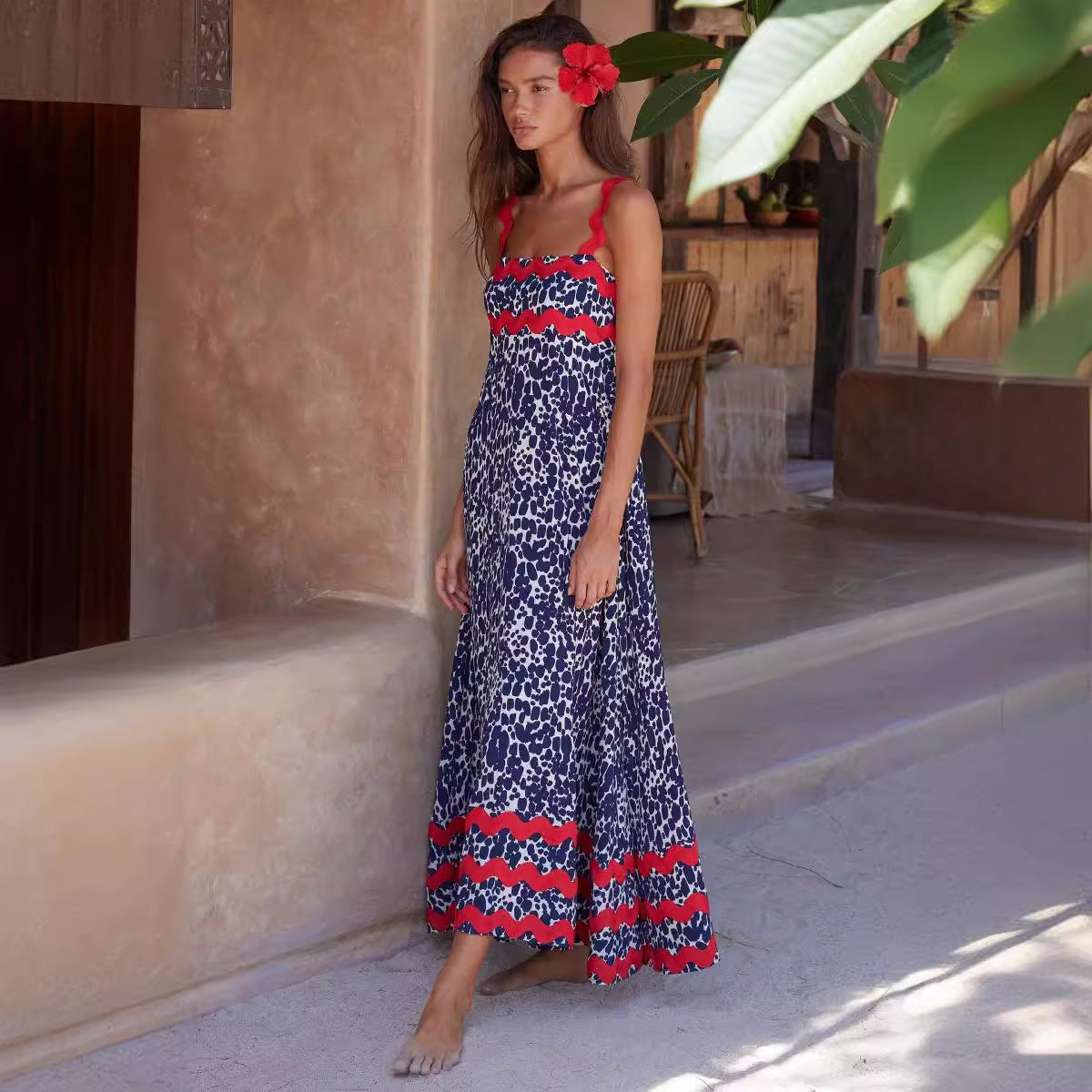 Damen Maxikleid mit elegantem Wellenmuster und fließendem Rock R&B