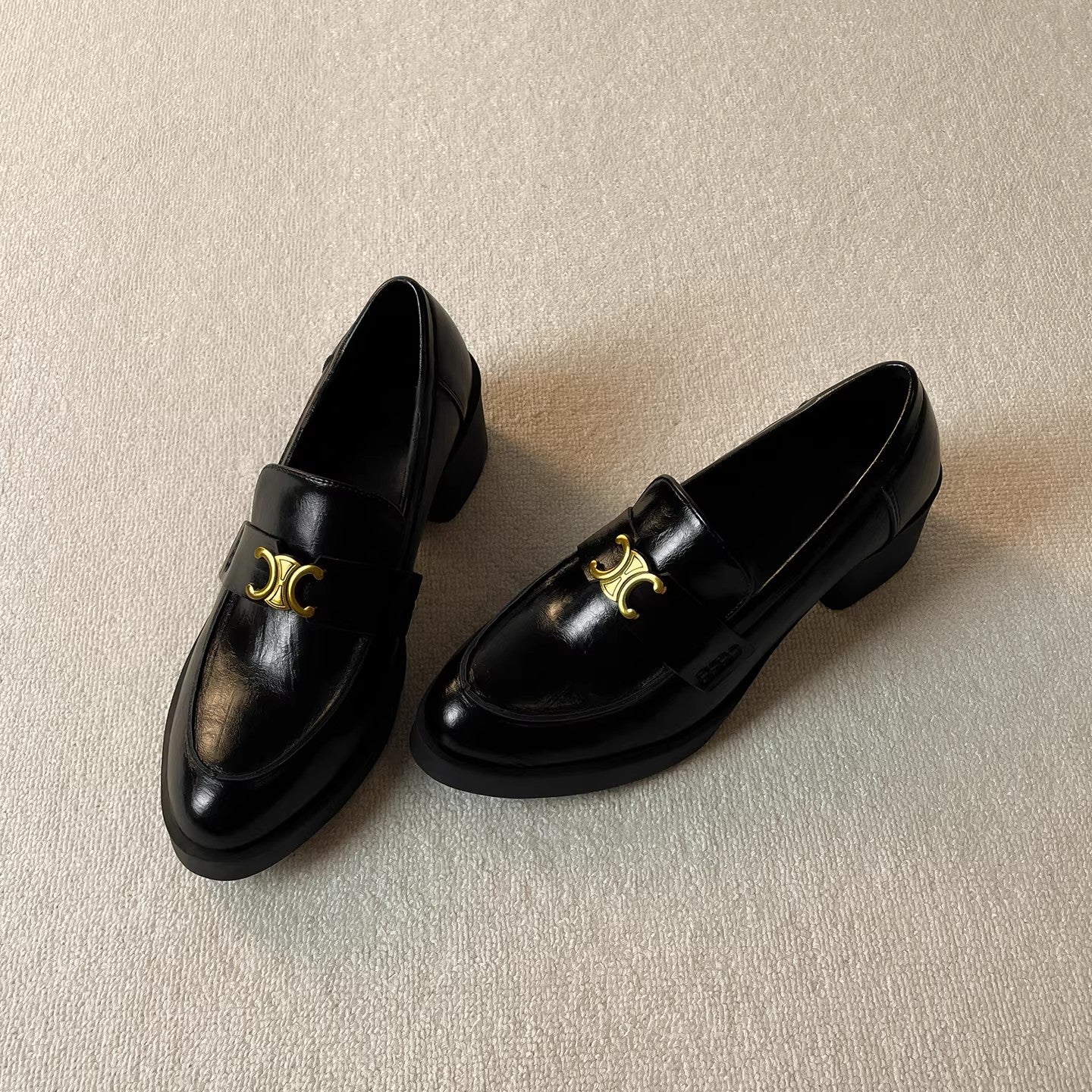 Damen modische Loafers mit elegantem Blockabsatz und dekorativem Schnallenakzent R&B