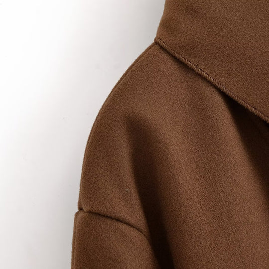 Damen elegante kurz geschnittene Jacke mit großem Kragen R&B
