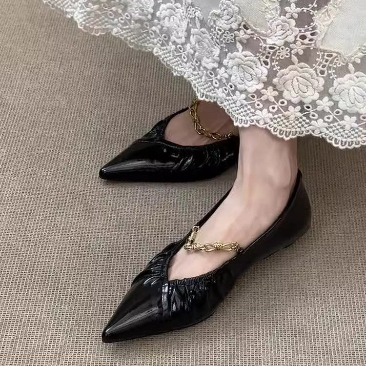 Damen elegante spitze Ballerinas mit dekorativem Kettenriemen