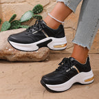 Damen Sneakers mit atmungsaktivem Mesh-Obermaterial und stilvollen Metallic-Akzenten R&B