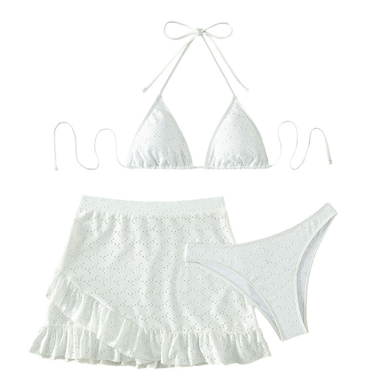 Damen Triangel-Bikini mit verspieltem Lochmuster und passendem Rock R&B