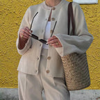 Damen Strickjacke mit eleganten Knöpfen und modernen Taschen R&B