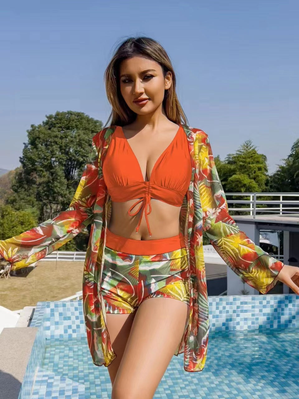 Damen Bikini-Set mit floralem Wickeloberteil und bequemen Shorts R&B