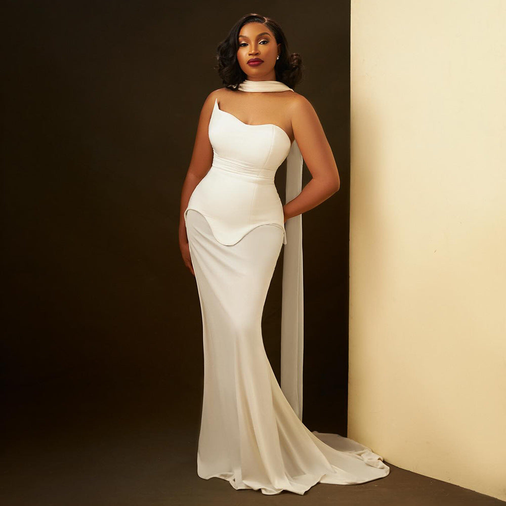 Damen Maxikleid mit asymmetrischem Ausschnitt und figurbetontem Schnitt R&B
