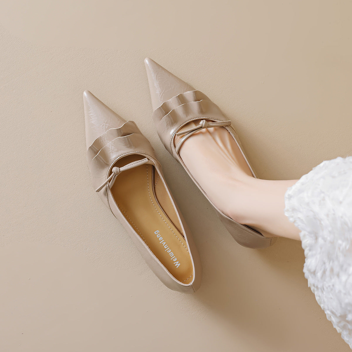 Damen elegante Pointed Ballerinas mit Rüschendetail