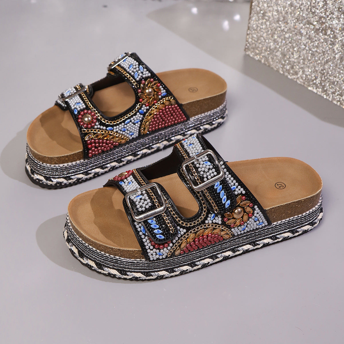 Damen Modische Riemensandalen mit kunstvollen Perlen-Details R&B