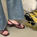 Damen Elegante Slingback-Sandalen mit quadratischer Zehenpartie und geschicktem Riemendesign R&B