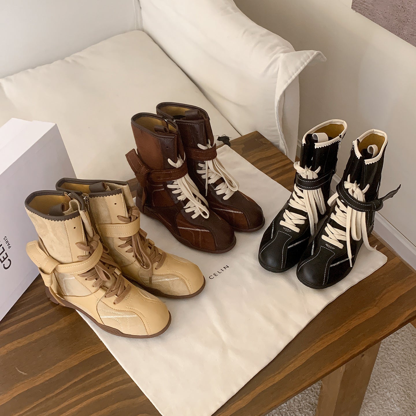 Damen Schnürboot mit elegantem Riemen und trendiger Gestaltung