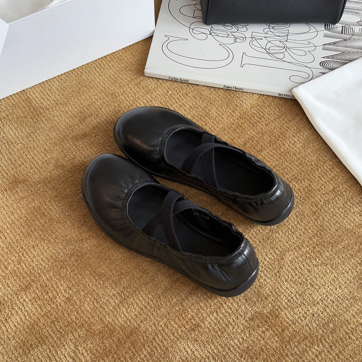 Damen Ballerinas mit elastischem Kreuzband und weicher Lederoberfläche R&B