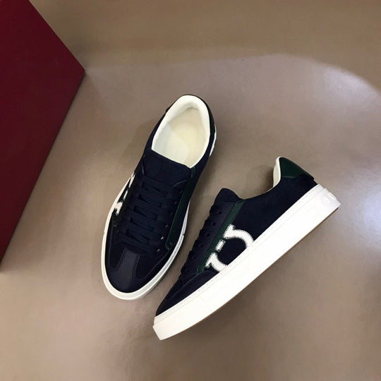 Damen Sportliche Sneakers mit auffälligem Logo-Detail und rutschfester Sohle R&B