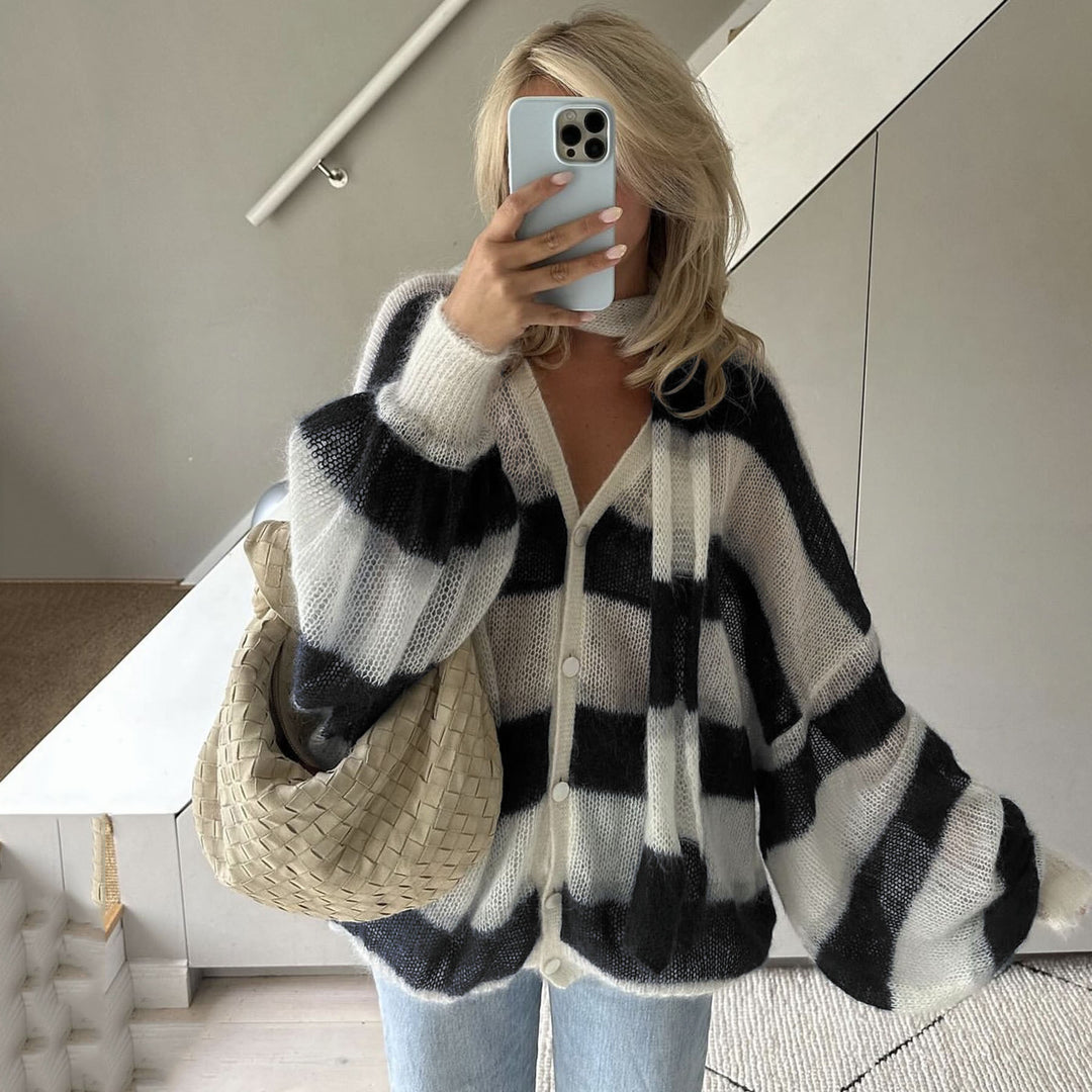 Damen Oversized Strickjacke mit modernen Streifen R&B