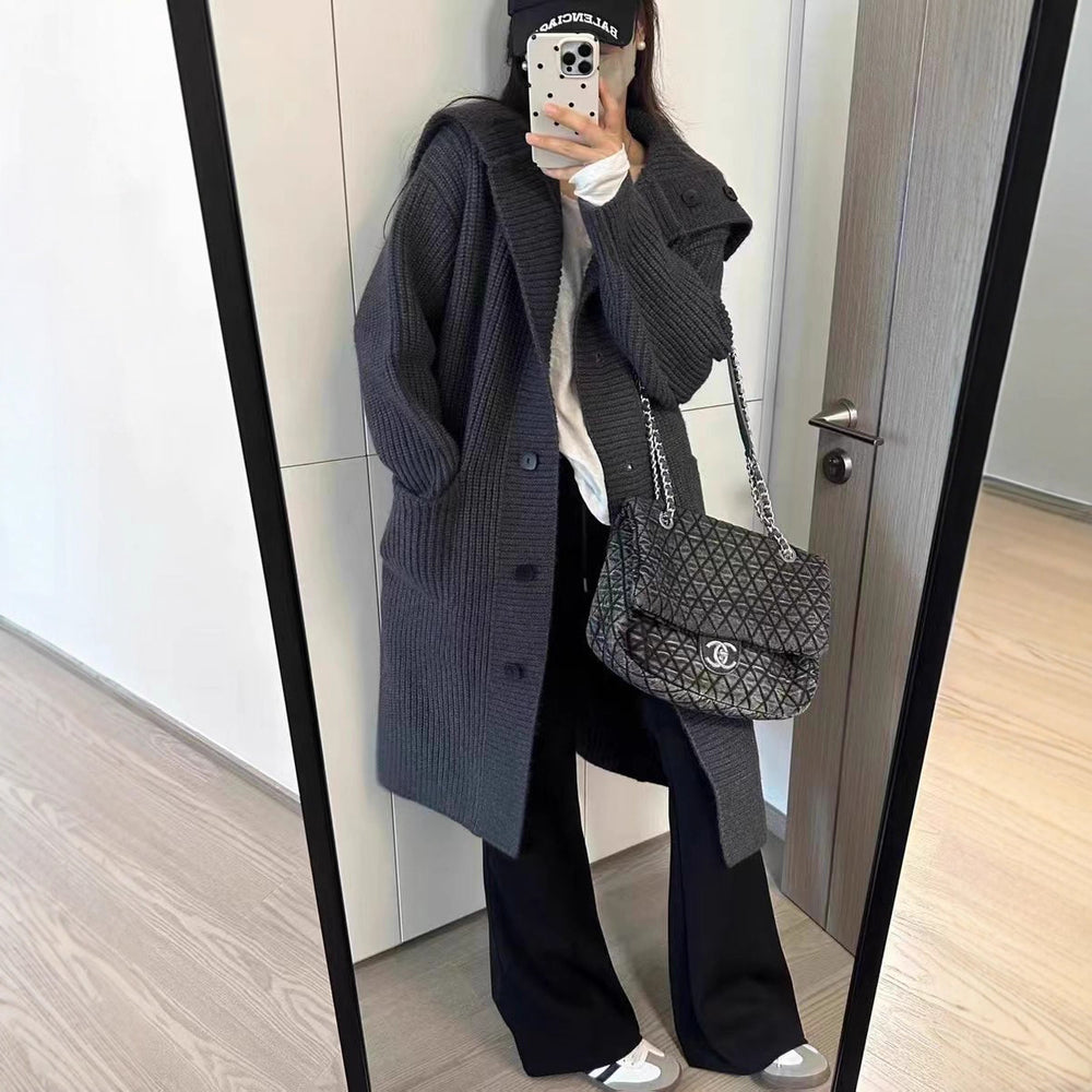 Damen Grobstrickjacke mit voluminösem Schnitt und dekorativen Knöpfen R&B
