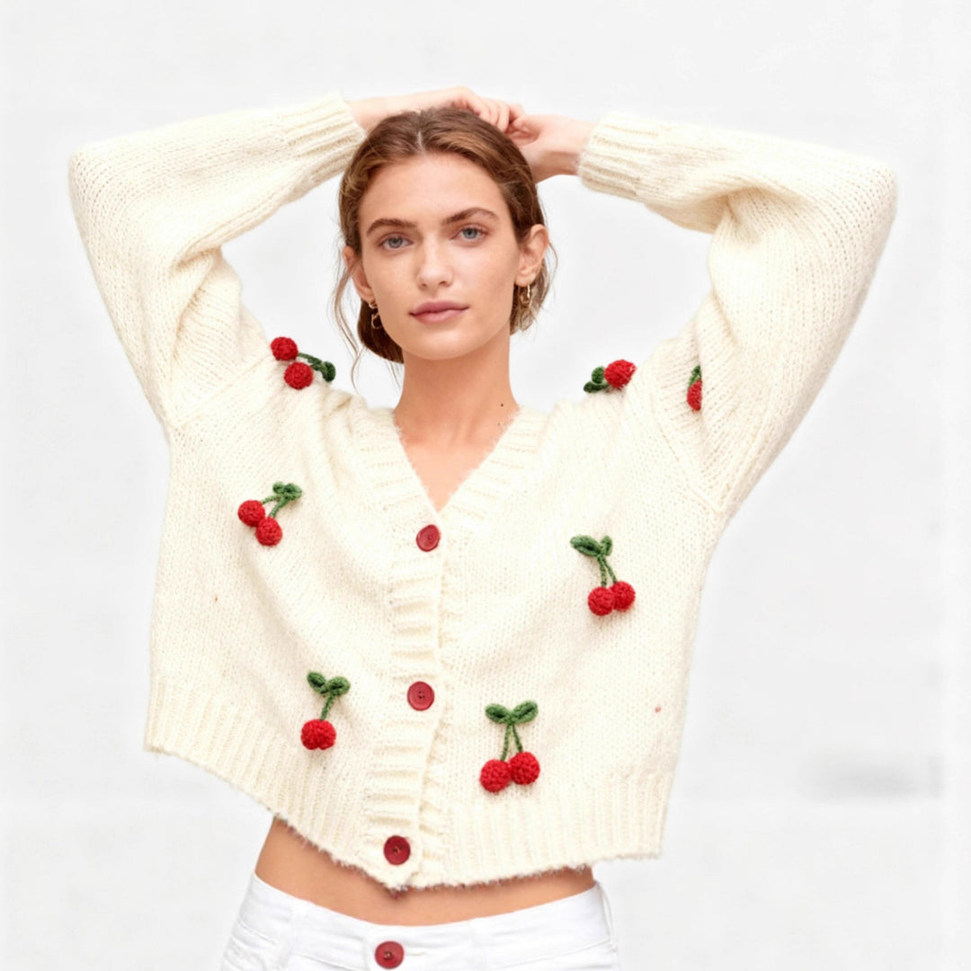 Damen Strickjacke mit fröhlichem Kirschdesign und praktischen Knopfdetails R&B