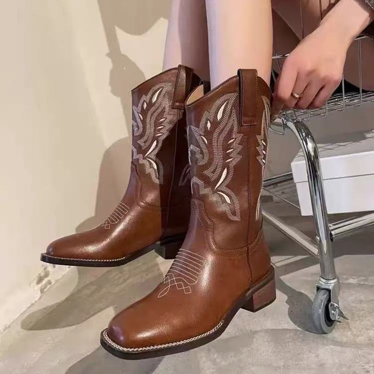 Damen Westernstiefel mit filigraner Stickerei und bequemem Blockabsatz R&B