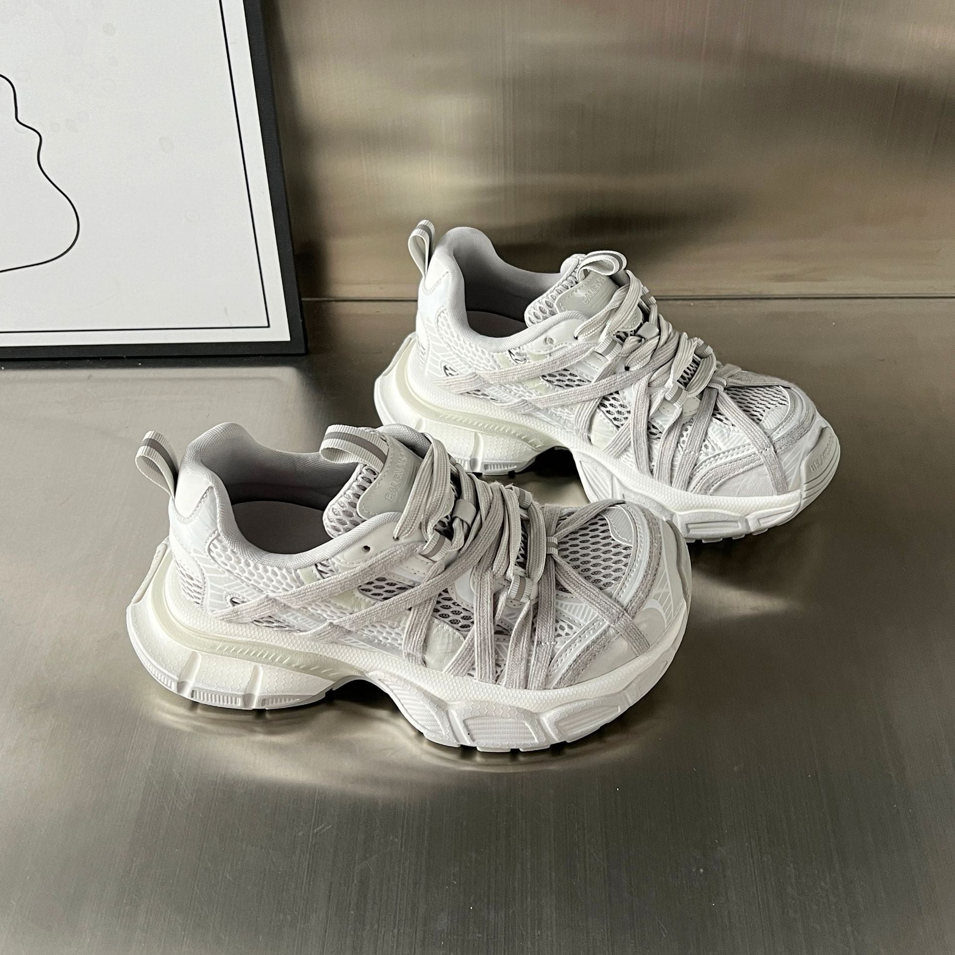 Damen Sportliche Sneakers mit innovativer Schnürung und atmungsaktiver Mesh-Oberfläche R&B