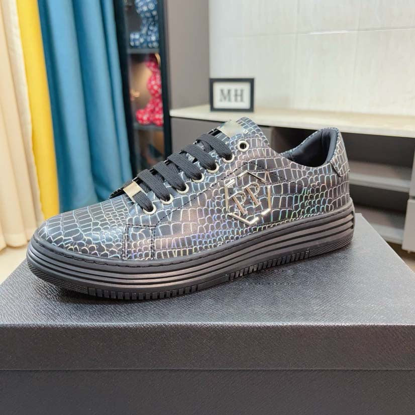 Damen Sneakers mit trendigem Krokodil-Leder-Design und modischem Akzent R&B