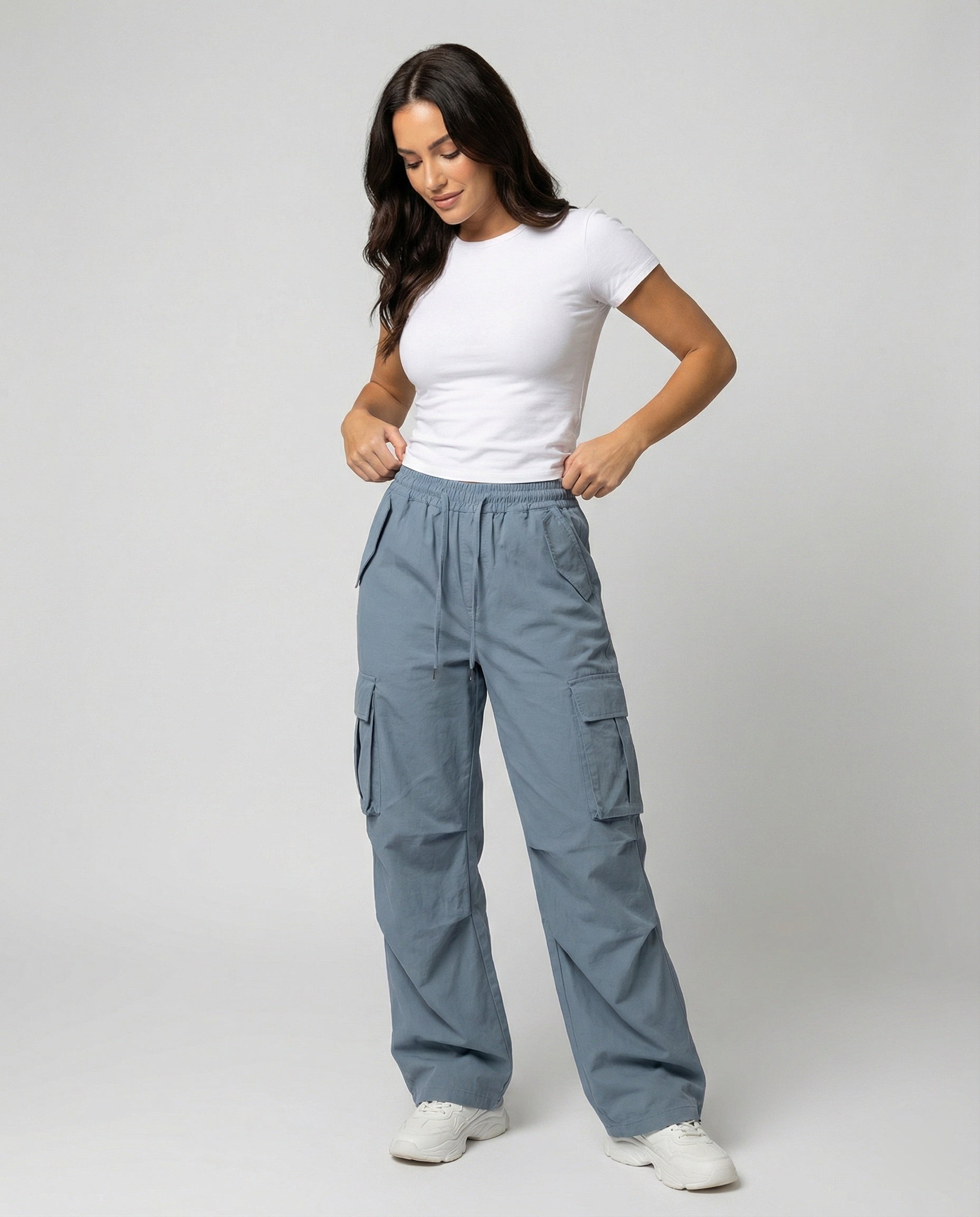 Damen weite Cargo-Hose im Retro-Utility-Stil mit hochgeschnittenem Bund Tunnelzug Mehrfachklappentaschen und verstellbaren Seitenschlaufen R&B