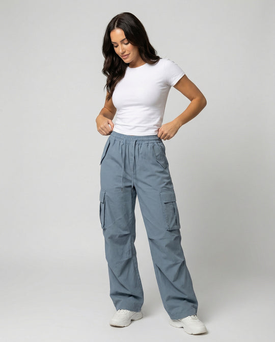 Damen weite Cargo-Hose im Retro-Utility-Stil mit hochgeschnittenem Bund Tunnelzug Mehrfachklappentaschen und verstellbaren Seitenschlaufen R&B