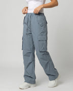 Damen weite Cargo-Hose im Retro-Utility-Stil mit hochgeschnittenem Bund Tunnelzug Mehrfachklappentaschen und verstellbaren Seitenschlaufen R&B