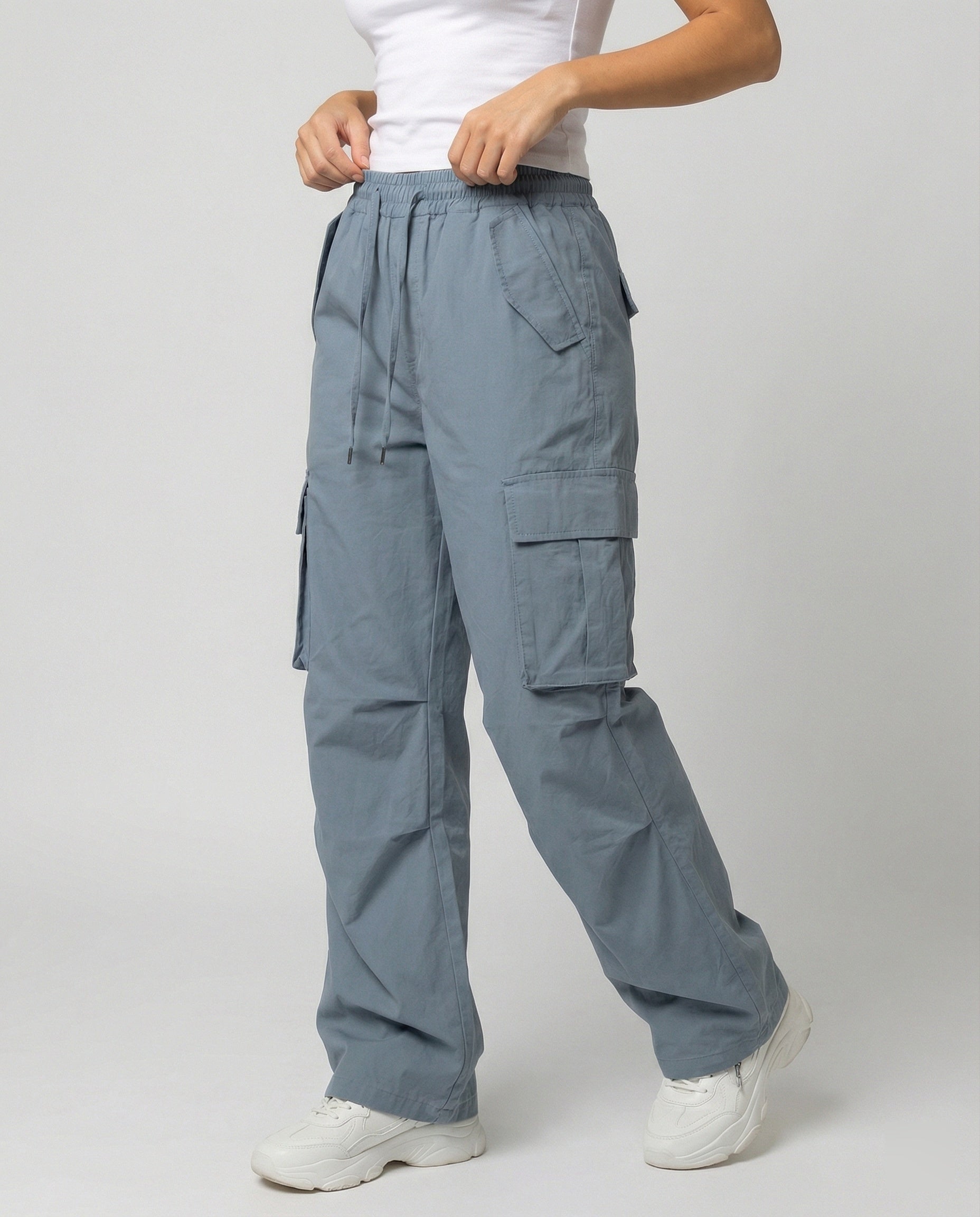 Damen weite Cargo-Hose im Retro-Utility-Stil mit hochgeschnittenem Bund Tunnelzug Mehrfachklappentaschen und verstellbaren Seitenschlaufen R&B