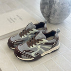 Damen sportliche Sneakers im modernen Design R&B
