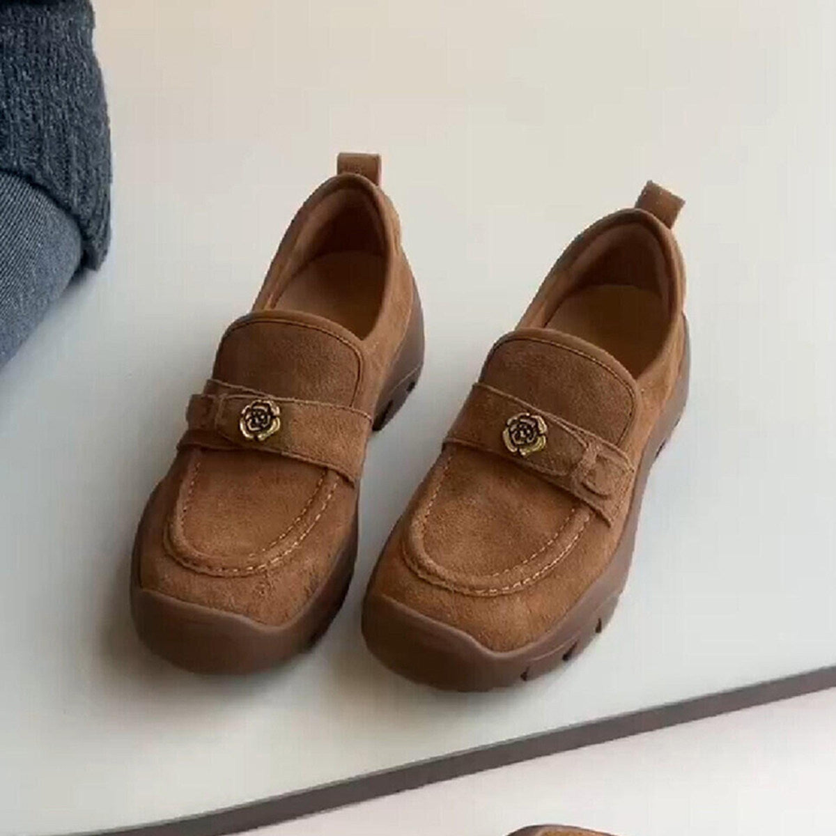 Damen Komfortable Mokassins mit elegantem Blütenakzent R&B