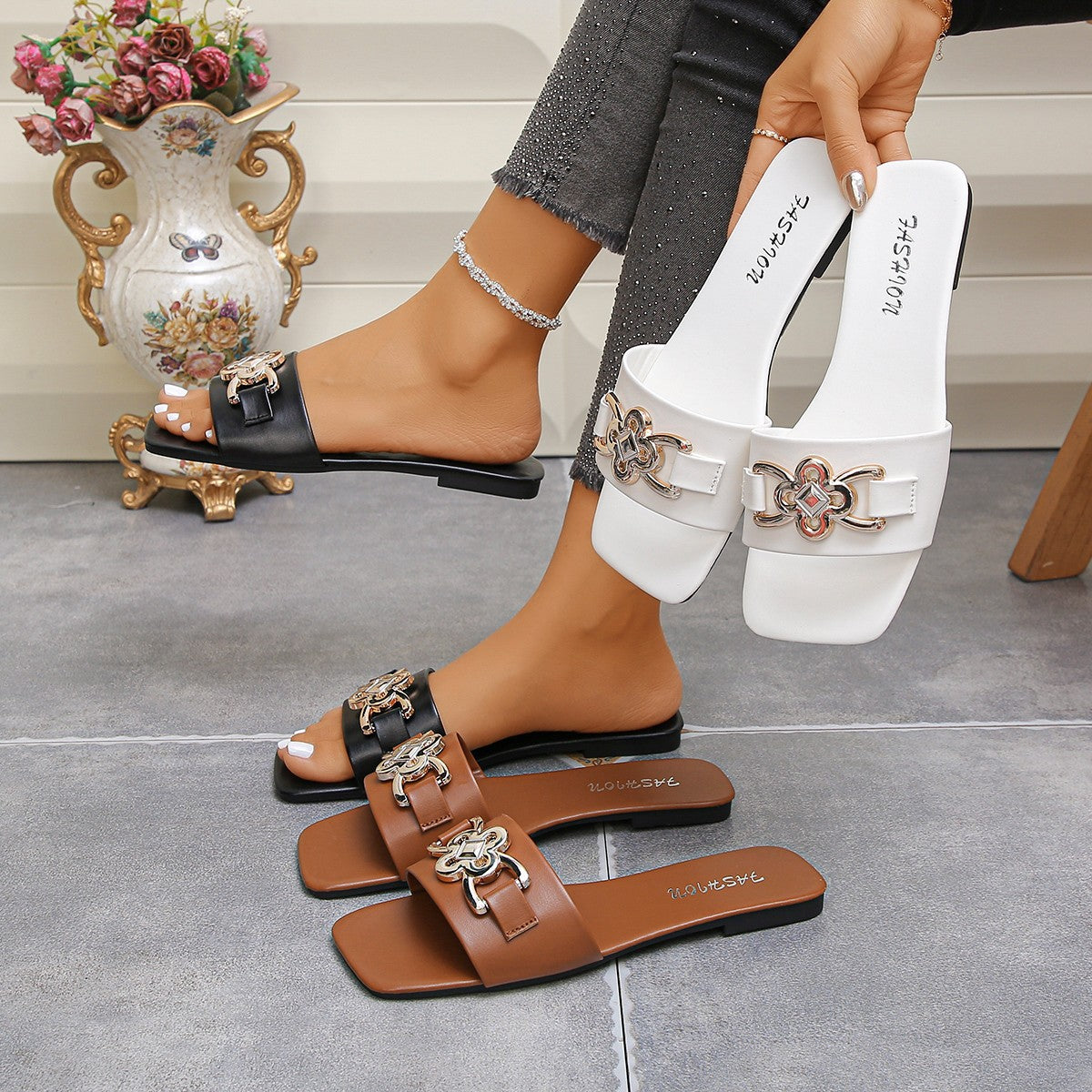 Damen Offene Riemchensandalen mit luxuriösem Verzierungselement R&B