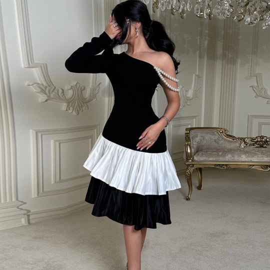 Damen Elegantes Kleid mit asymmetrischem Schnitt und Rüschen-Details R&B