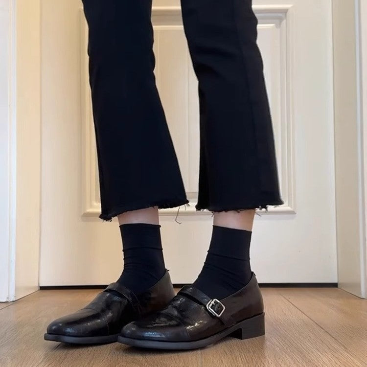Damen Mokassins mit modischer Schnallenverzierung und eleganter Form