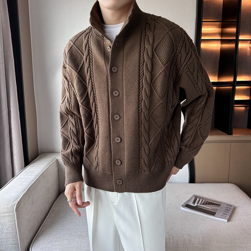 Herren modischer Strickjacke mit Zopfmuster und modernem Kragen