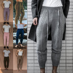 Herren Strickhose mit dezentem Zopfmuster und praktischem Bindegürtel