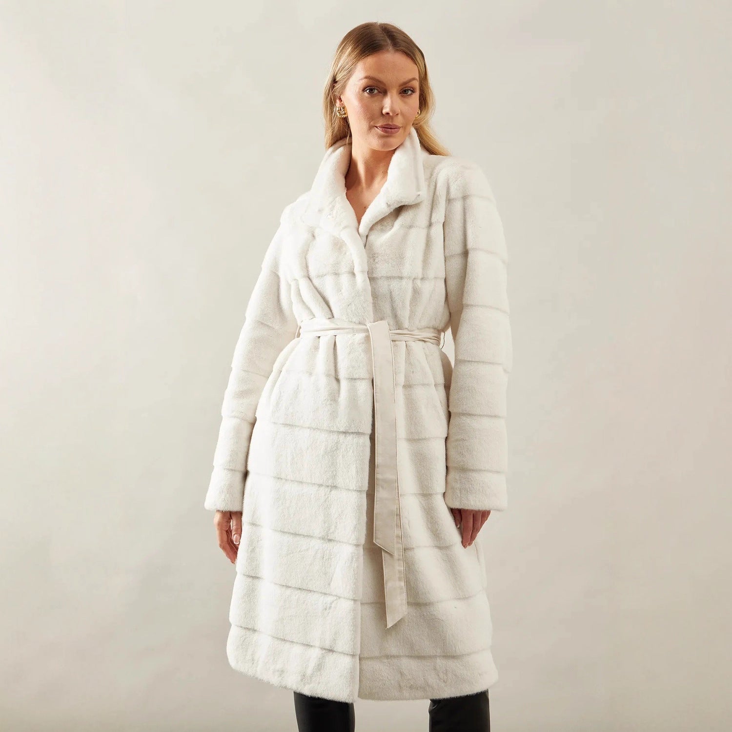 Damen Markante Kuscheljacke mit eingefasstem Gürtel R&B