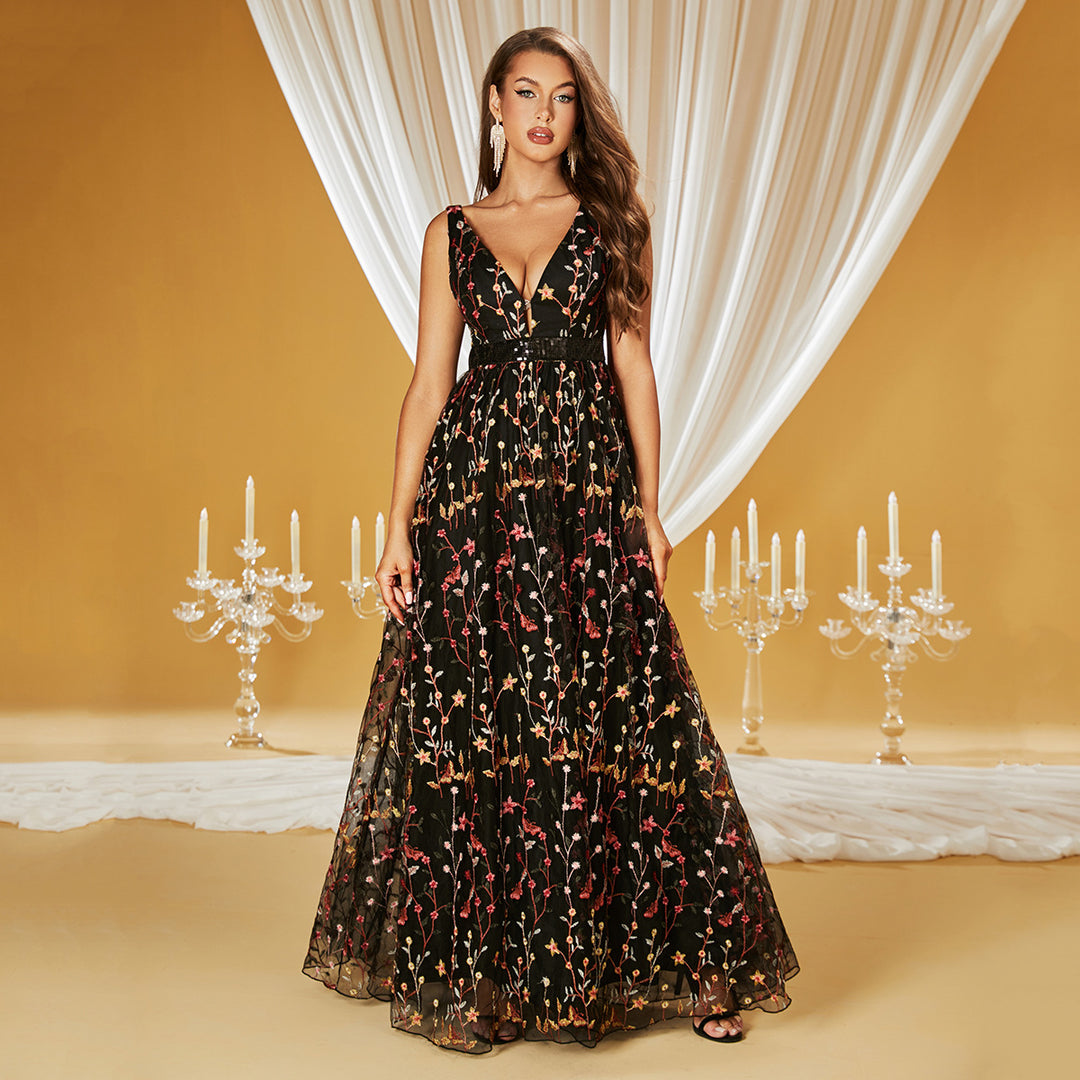Damen Maxikleid mit floralem Stickdesign und tiefem V-Ausschnitt R&B