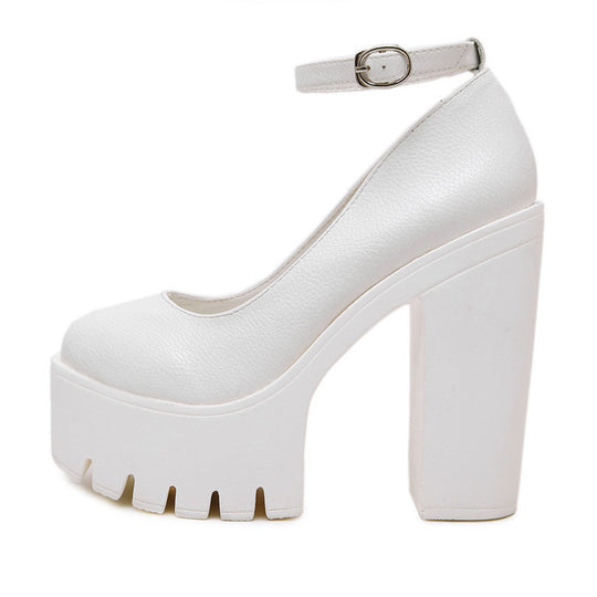 Damen Plateau-Pumps mit eleganter Doppelriemenführung und rutschfester Sohle R&B
