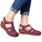 Damen nan geschlossene Slingback-Sandale mit perforiertem Obermaterial, ergonomischem Komfortfußbett und leichtem Keilabsatz R&B