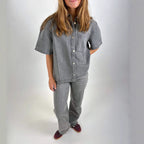 Damen Oversized Denim-Hemd mit kurzen Ärmeln und aufgesetzten Taschen R&B