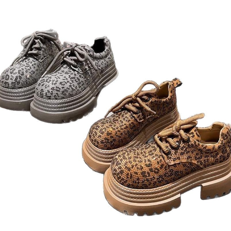 Damen Sneaker mit glitzerndem Leoparden-Design und robuster Sohle