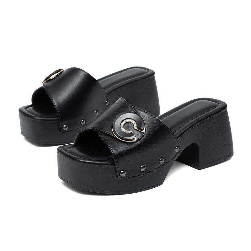 Damen modische Plattform-Sandalen mit glänzendem Detail und komfortablem Absatz R&B
