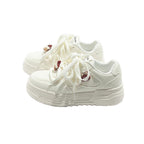 Damen Modische Sneakers mit einzigartigen Schnürdetails und verstärkter Sohle