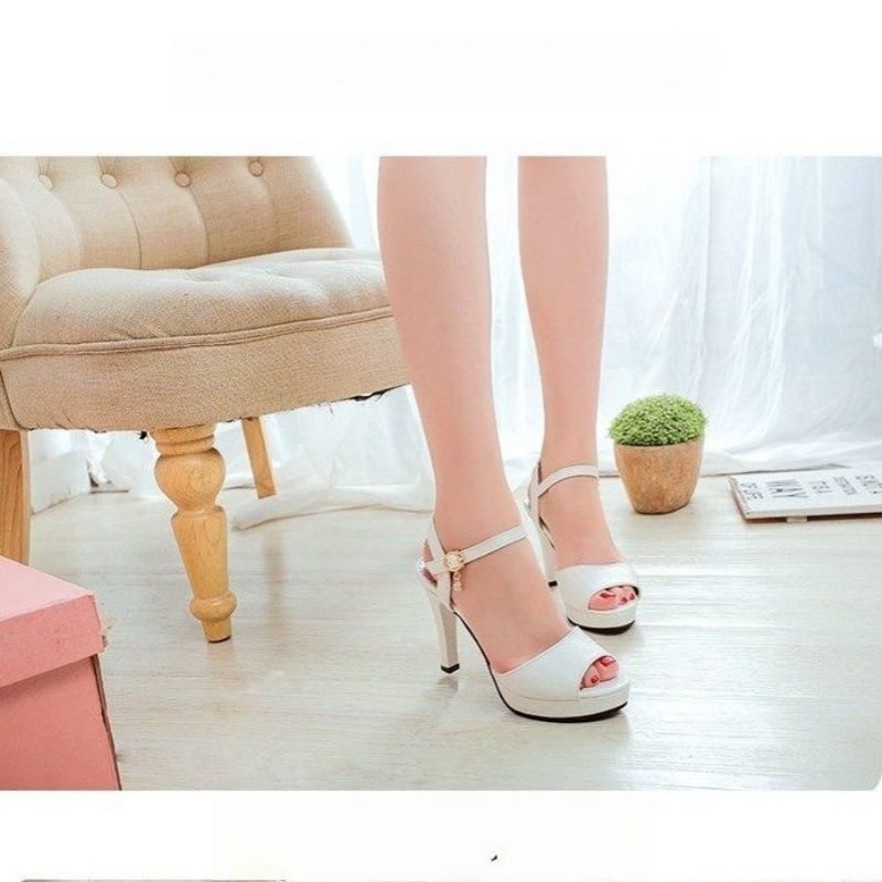 Damen Plateau-Sandalen mit eleganter Rollenschnalle R&B