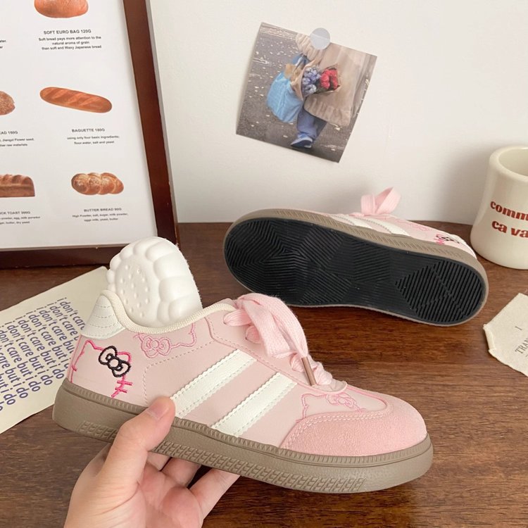 Damen Sportliche Sneaker mit moderner Linienführung und atmungsaktiver Sohle R&B