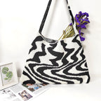Damen Tasche mit geometrischem Muster R&B