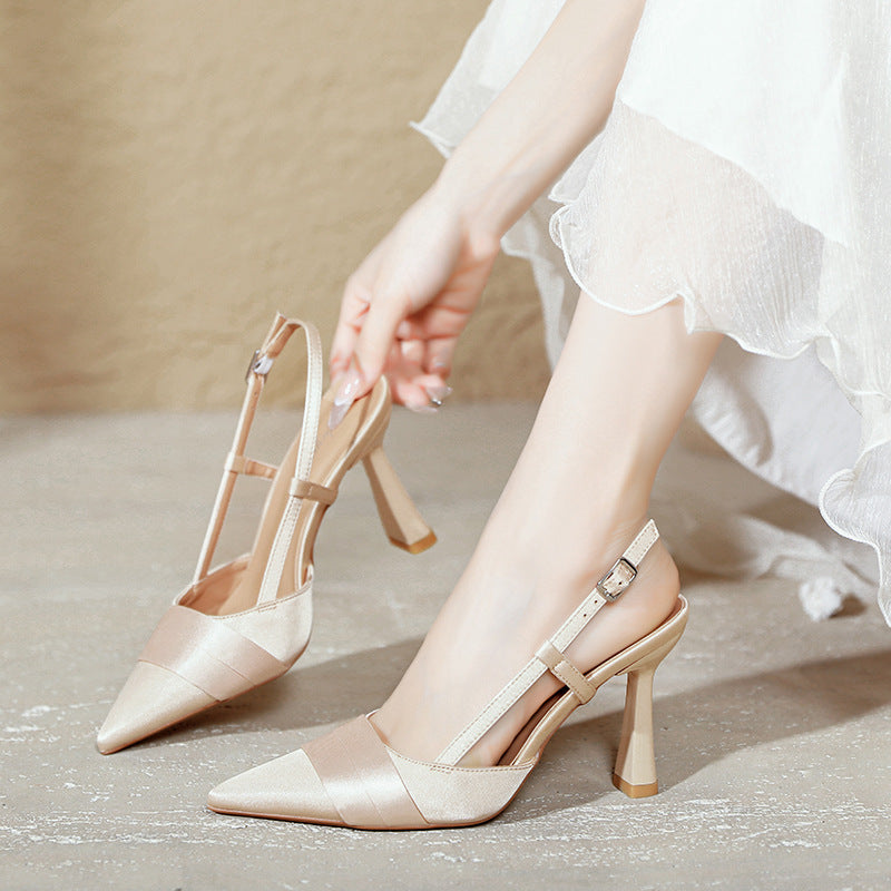 Damen Slingback-Pumps mit elegantem spitz zulaufendem Design und komfortablem Riemen