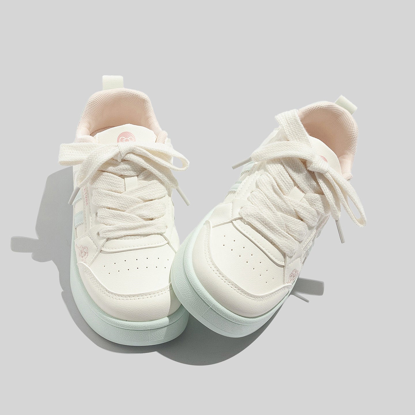 Damen Sneaker mit gepolstertem Innensohle und modernen Akzenten